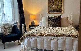Number 78 Boutique M56 Junction 12 Located 5 Minutes Drive From Frodsham Continental Breakfast Included Entire Accommodation Comprises Of A Large Double Bedroom & A Lounge With Double Sofa Bed With Sky Tv & A Bathroom With A Free Standing Bath And Sh